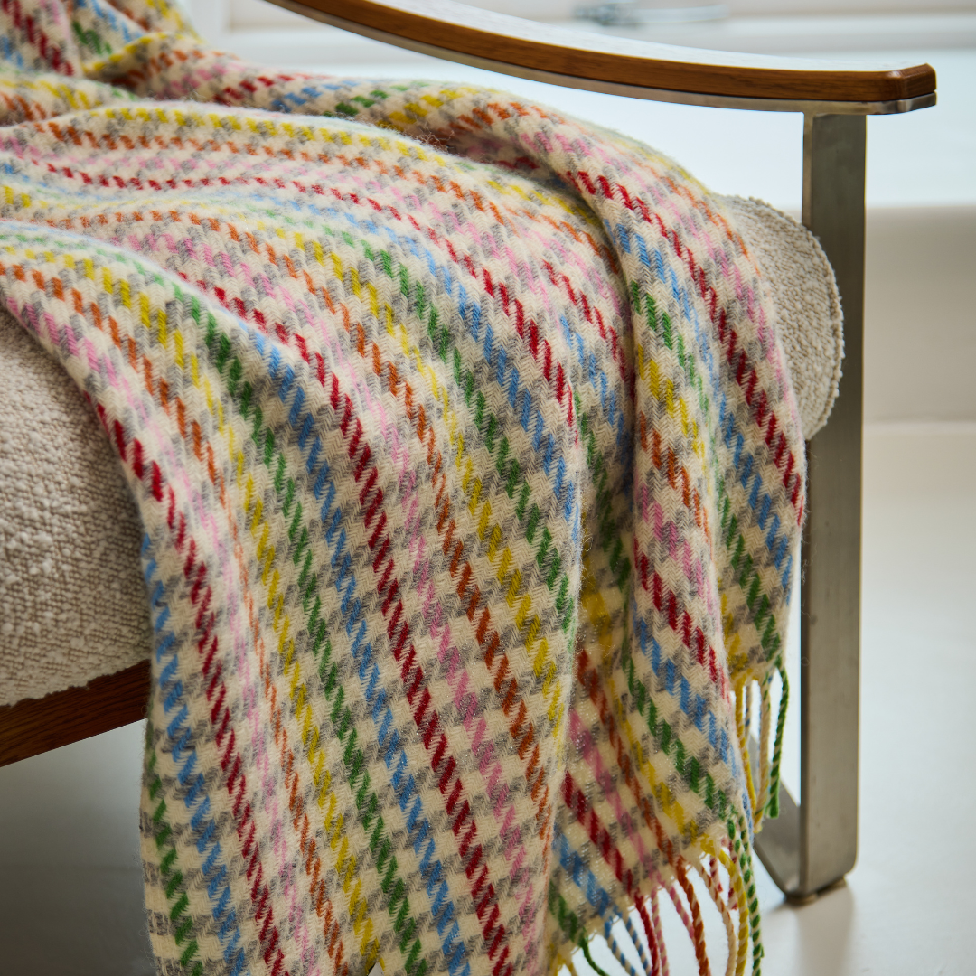 Plaid tweedmill  en pure laine vierge à motif pied-de-poule
